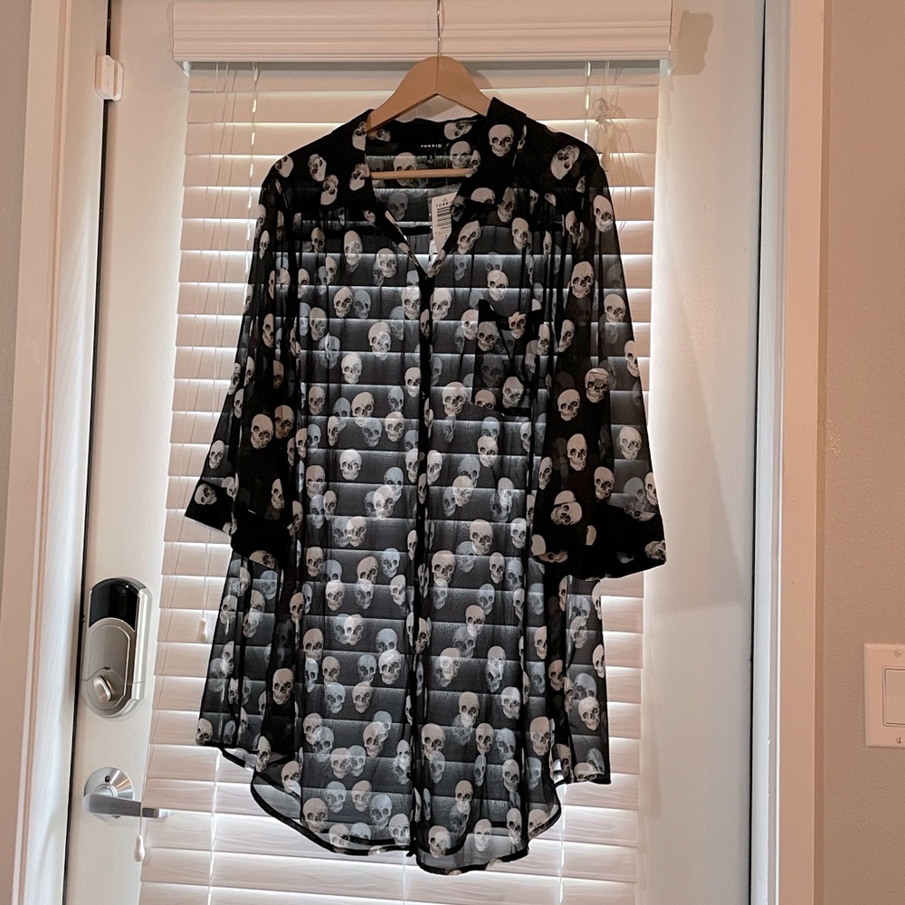 NWT Chiffon tunic with skull print
